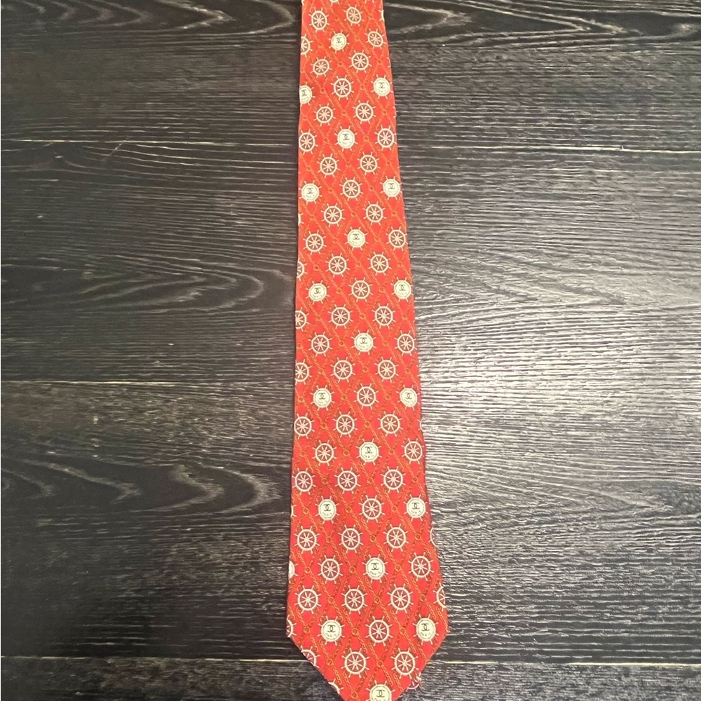 Elegant Red Floral Men's Tie